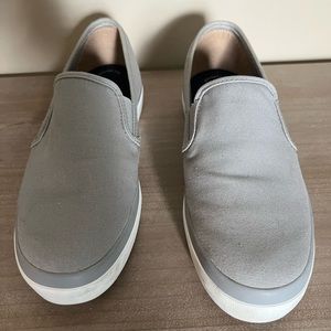 Womens pair of grey gray Sperry shoes loafers size 9